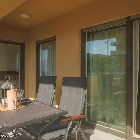 Sleeps 4 With Sea View Апартаменты