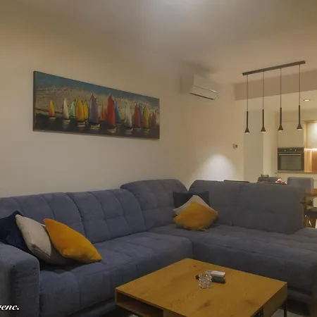 Апартаменты Sleeps 4 With Sea View *