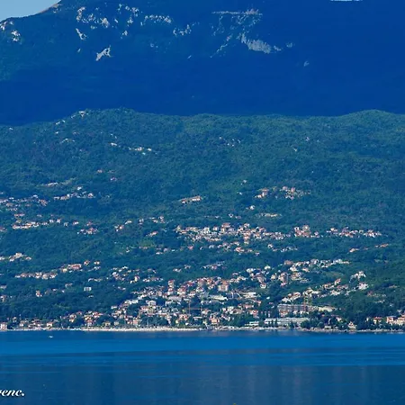Charming 2-bed In With Sea View Rijeka