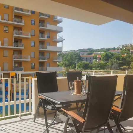 Apartman Sleeps 4 With Sea View Rijeka