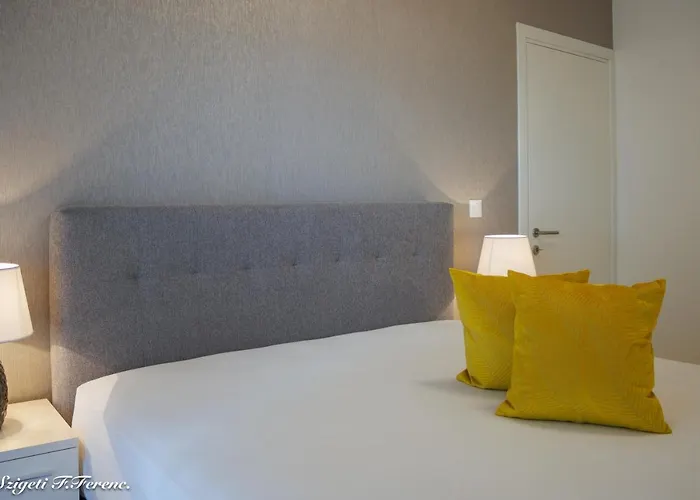 Sleeps 4 With Sea View *