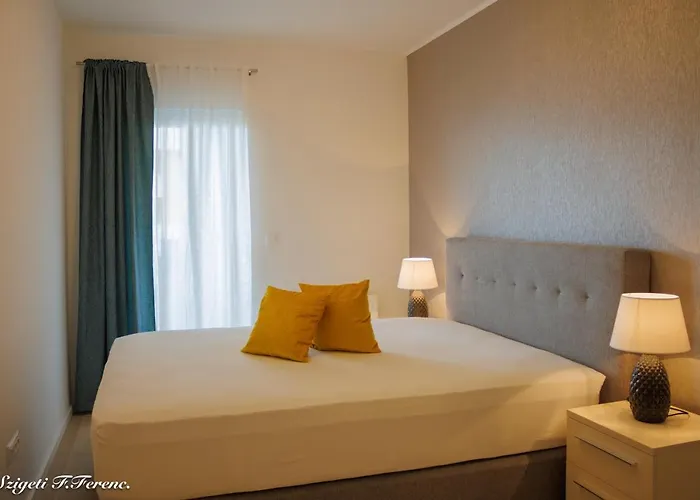 Sleeps 4 With Sea View *