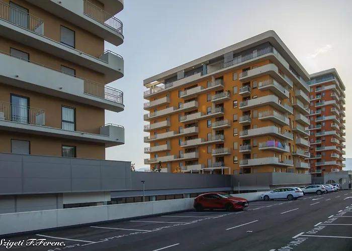 Apartment Sleeps 4 With Sea View